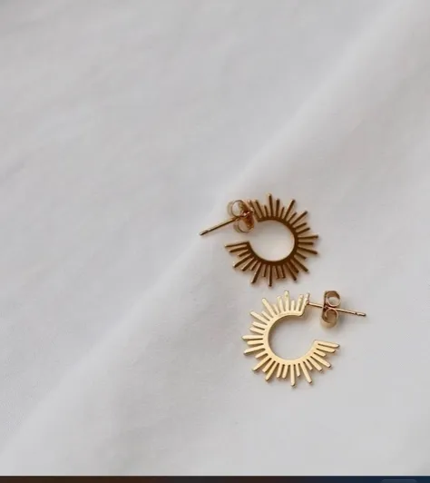 E1419 Gold Earrings-Sun Silhouette Hoops