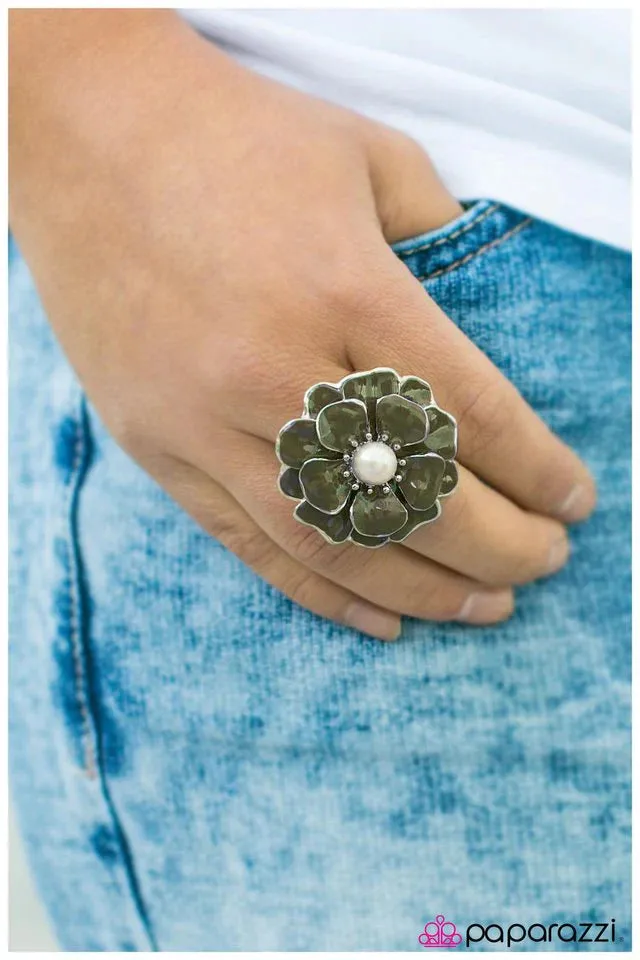 Paparazzi Ring ~ Keepin It Classy - Green