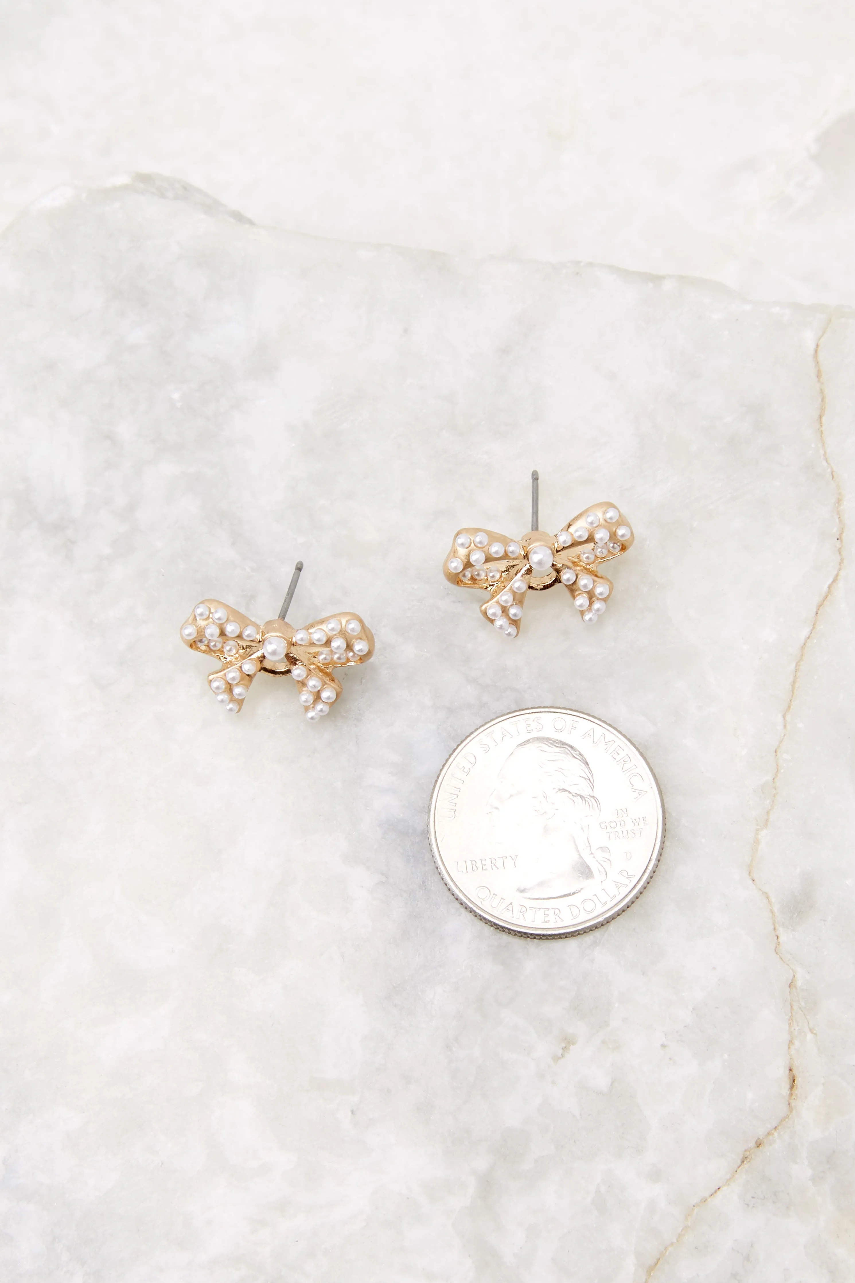 Subtle Elegance Gold Pearl Earrings