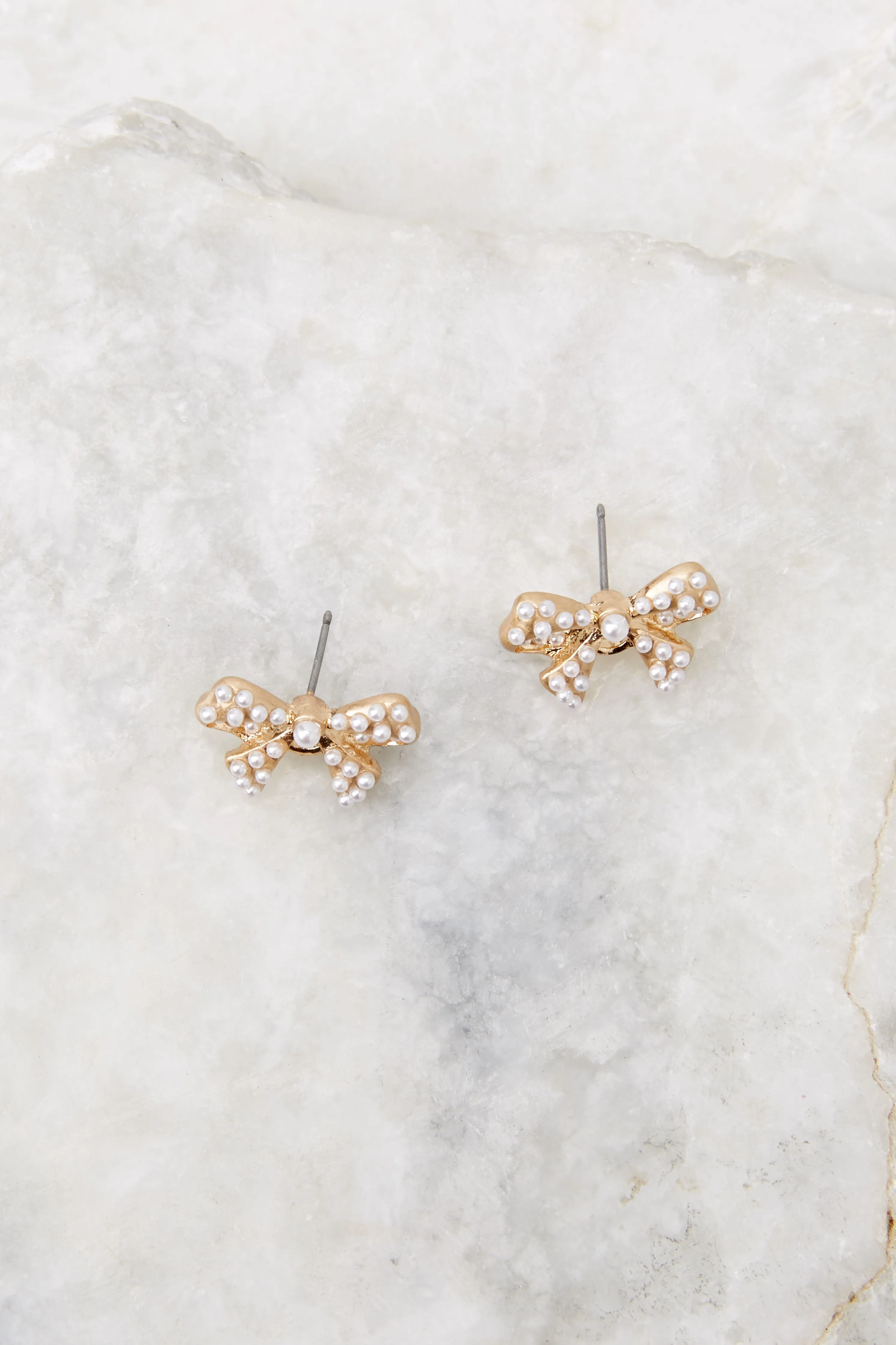 Subtle Elegance Gold Pearl Earrings