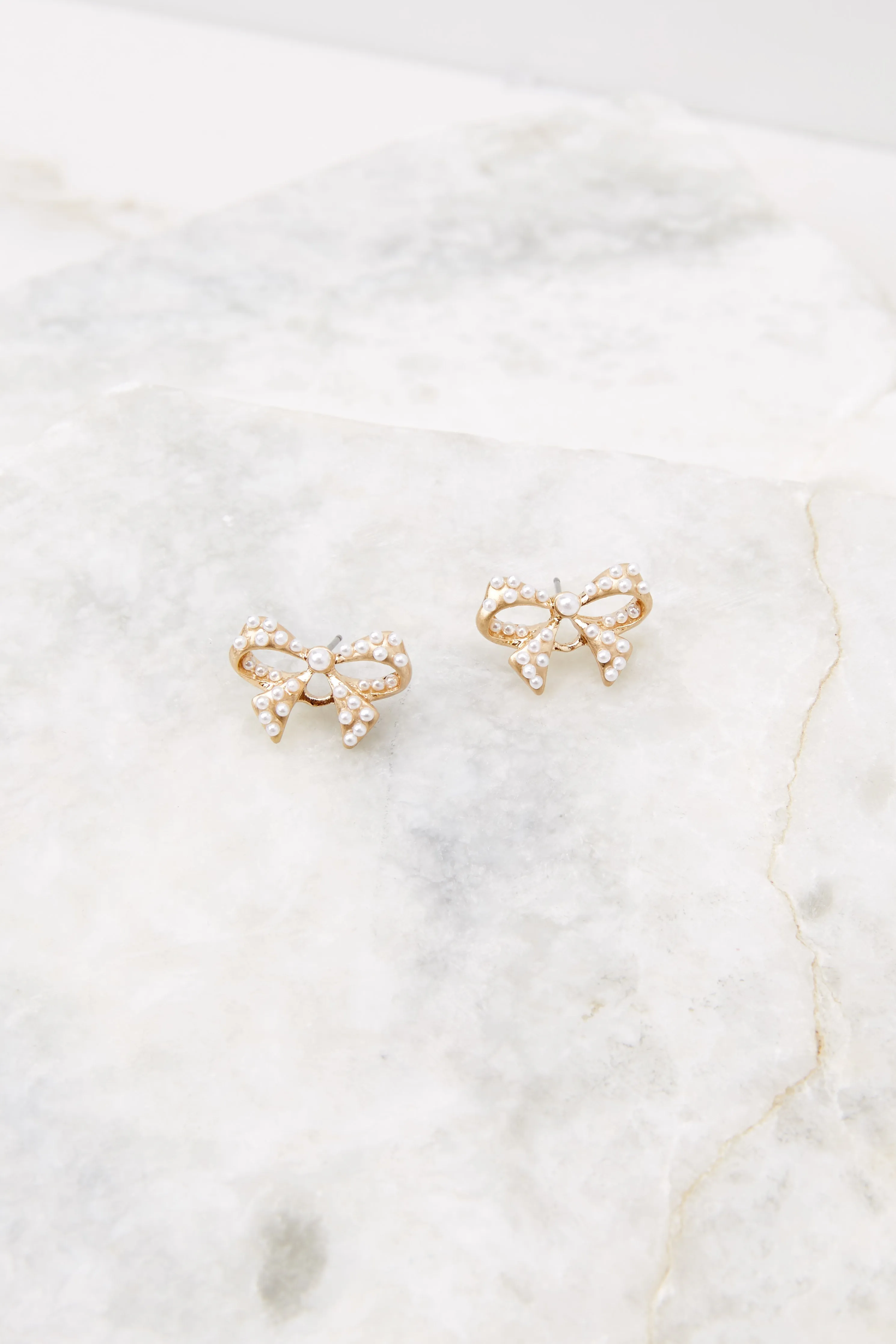 Subtle Elegance Gold Pearl Earrings