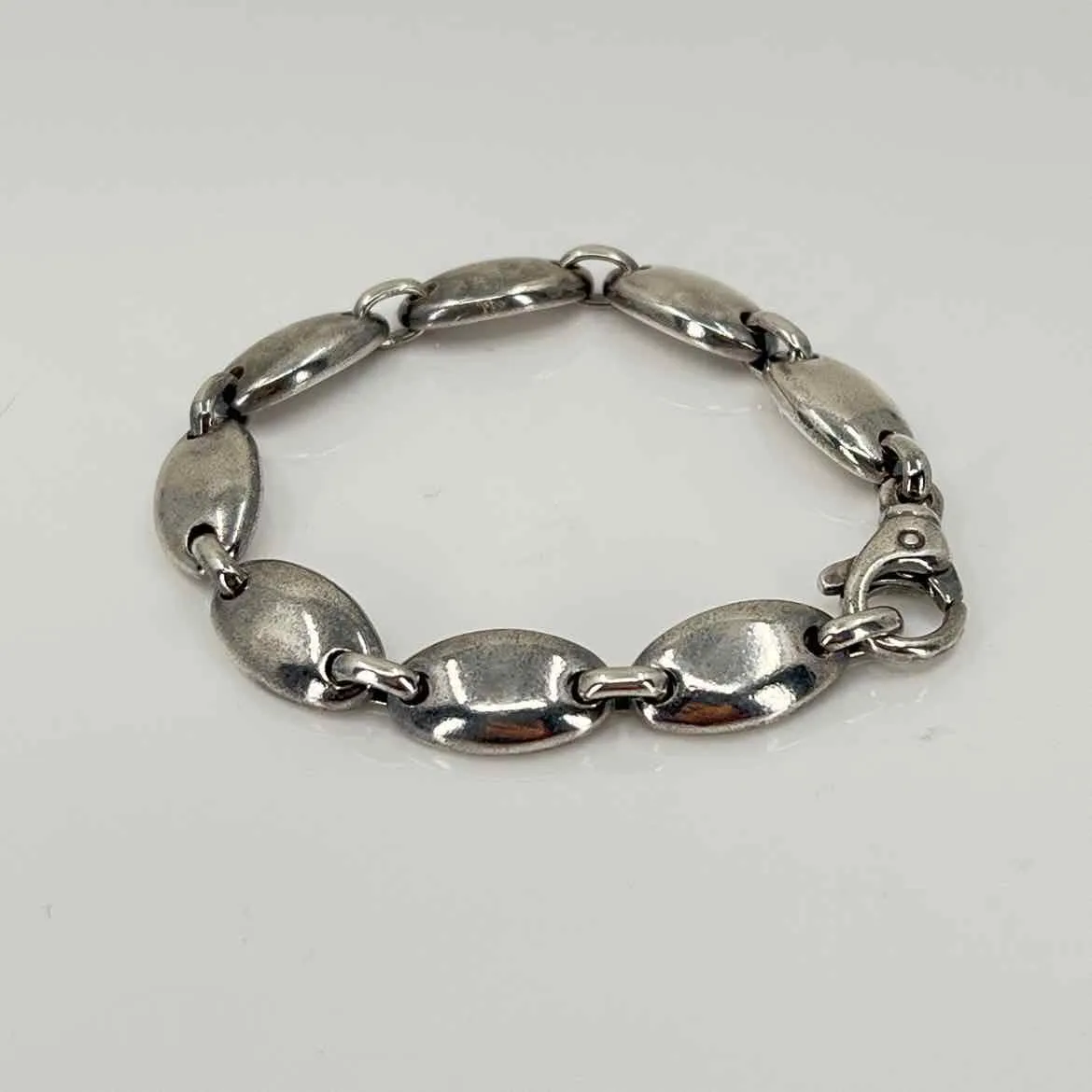 Tiffany & Co Sterling Silver Oval Link Bracelet - Elegant and Timeless Jewelry Piece